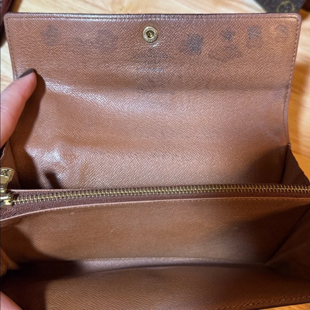 AUTHENTIC Louis Vuitton Monogram Women's Wallet